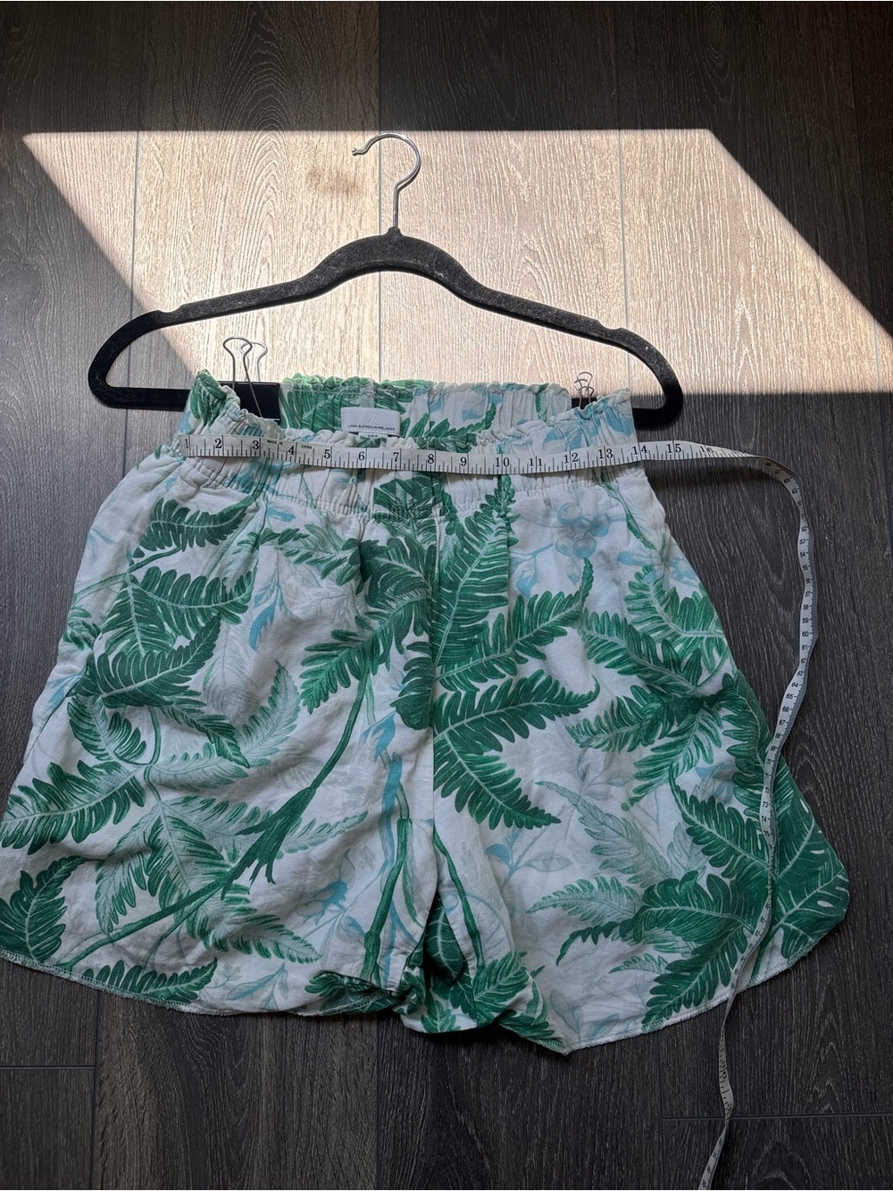 H&M Cream Shorts with Green Leaf Print - Picture 3 of 4